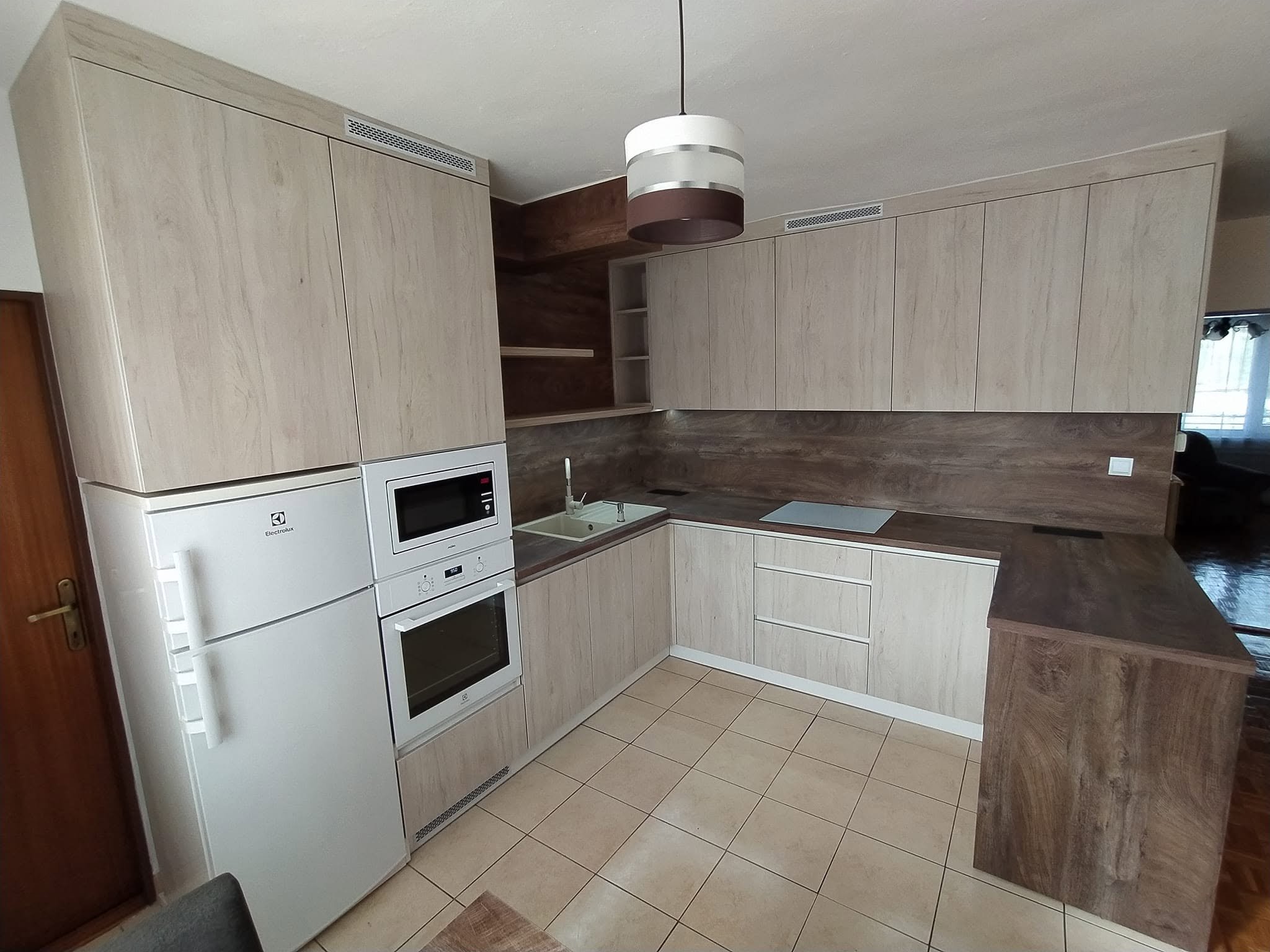 Kuchyňa na mieru č. 129 — Kuchynská linka na mieru