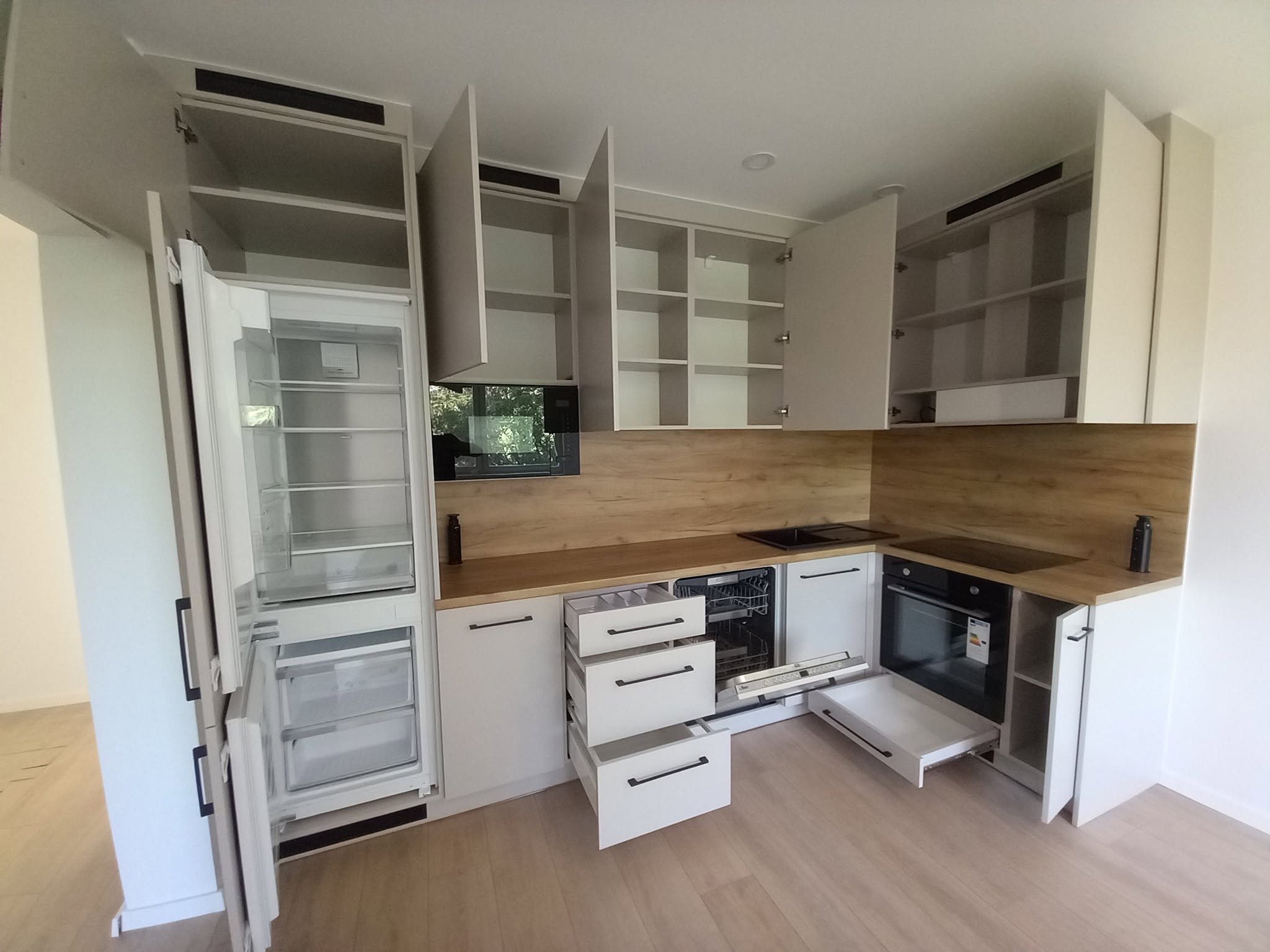 Kuchyňa na mieru č. 146 — Kuchynská linka na mieru