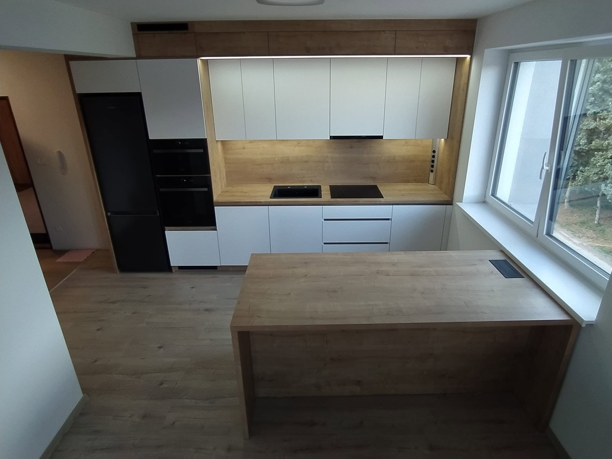 Kuchyňa na mieru č. 179 — Kuchynská linka na mieru