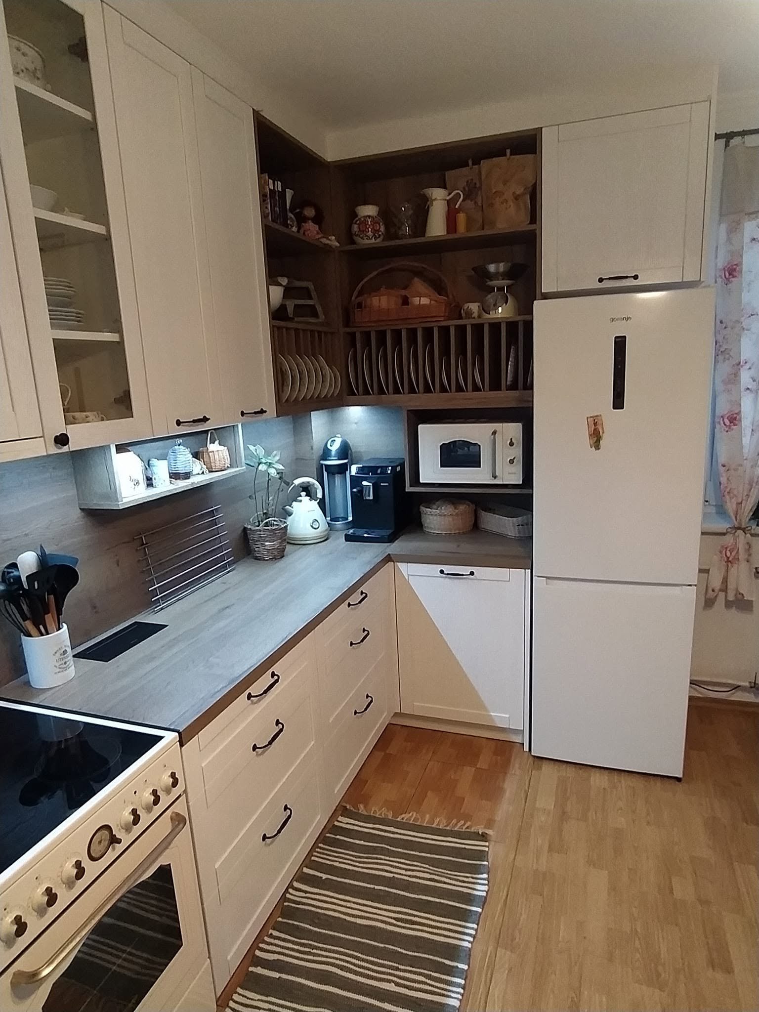 Kuchyňa na mieru č. 184 — Kuchynská linka na mieru