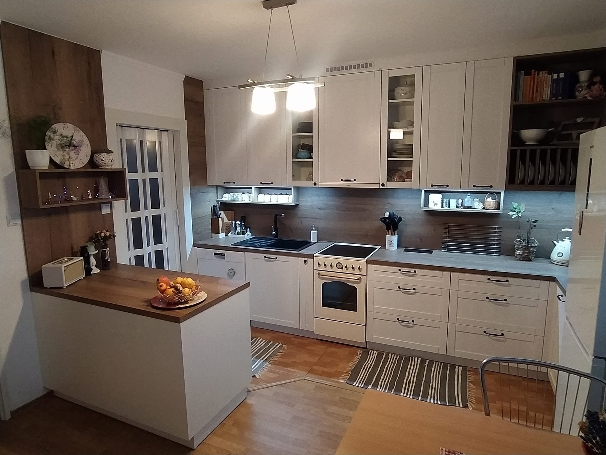 Kuchyňa na mieru č. 211 — Kuchynská linka na mieru