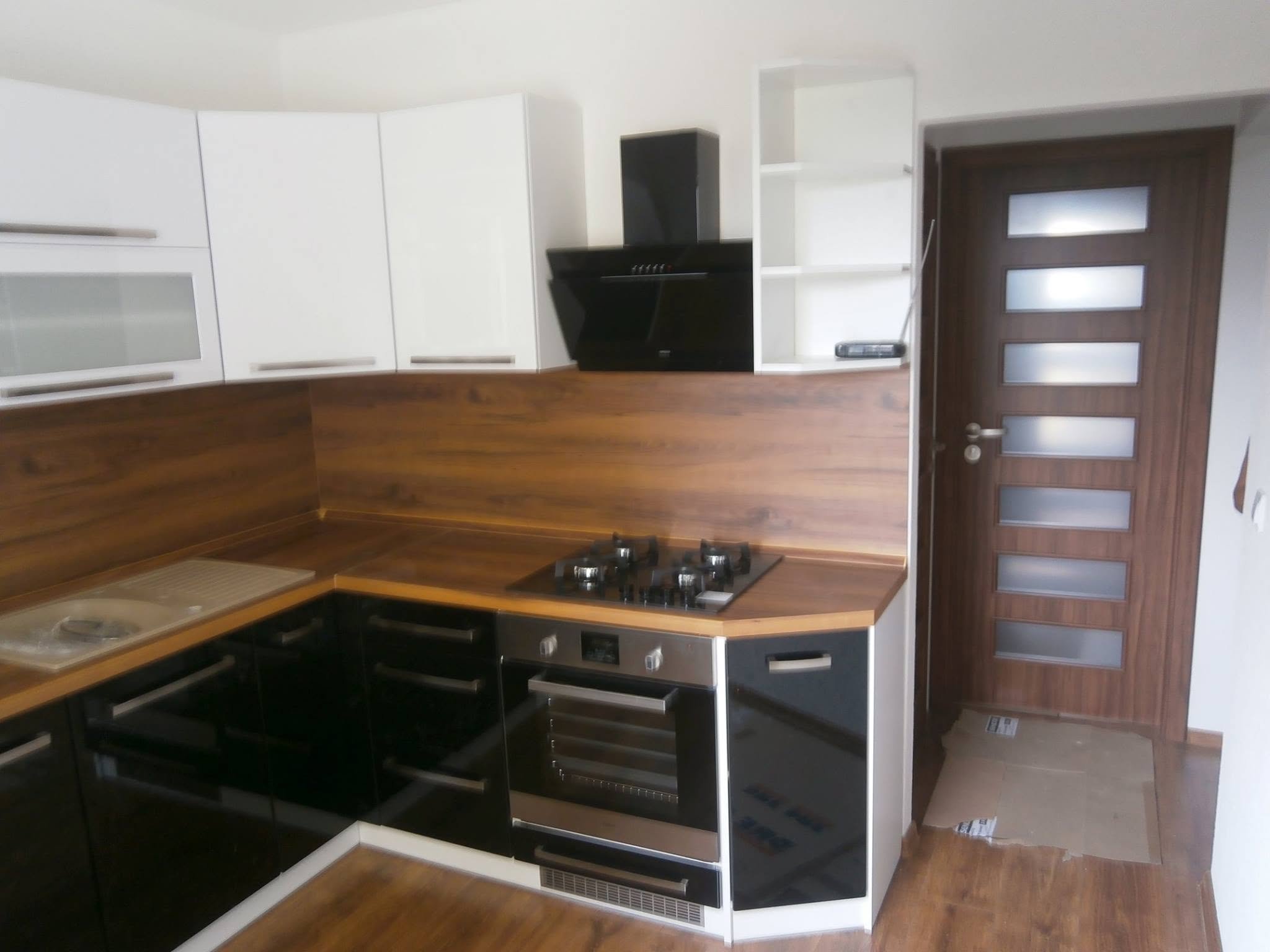Kuchyňa na mieru č. 228 — Kuchynská linka na mieru