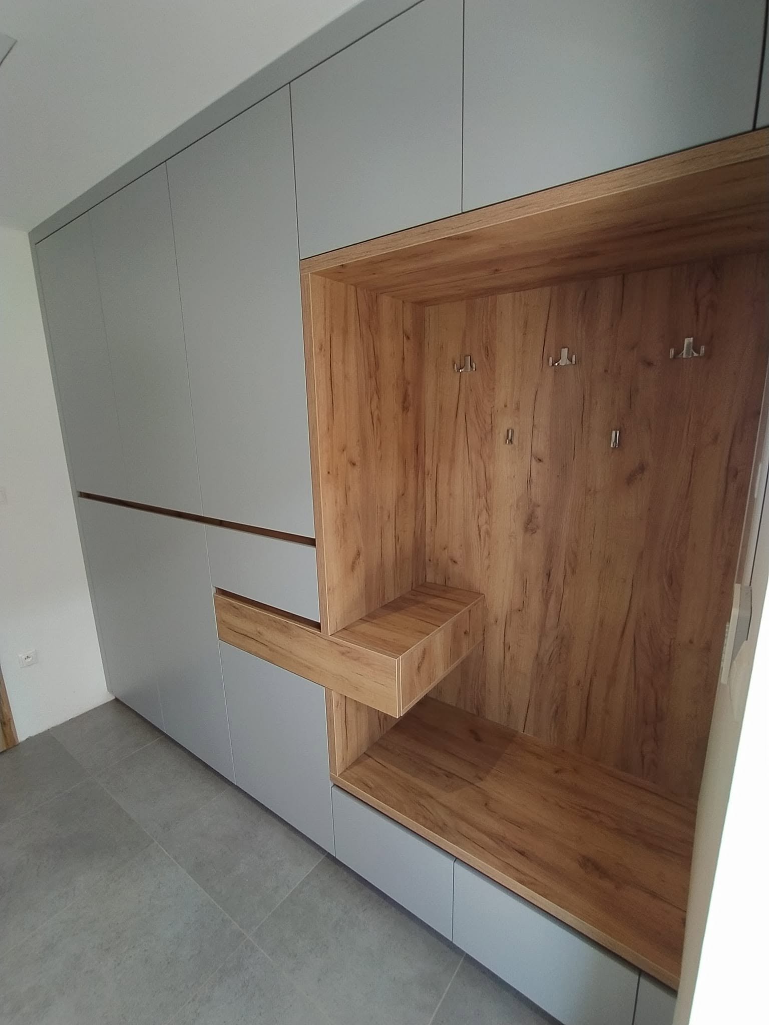 Predsieň na mieru č. 16 — Nábytok do predsiene na mieru