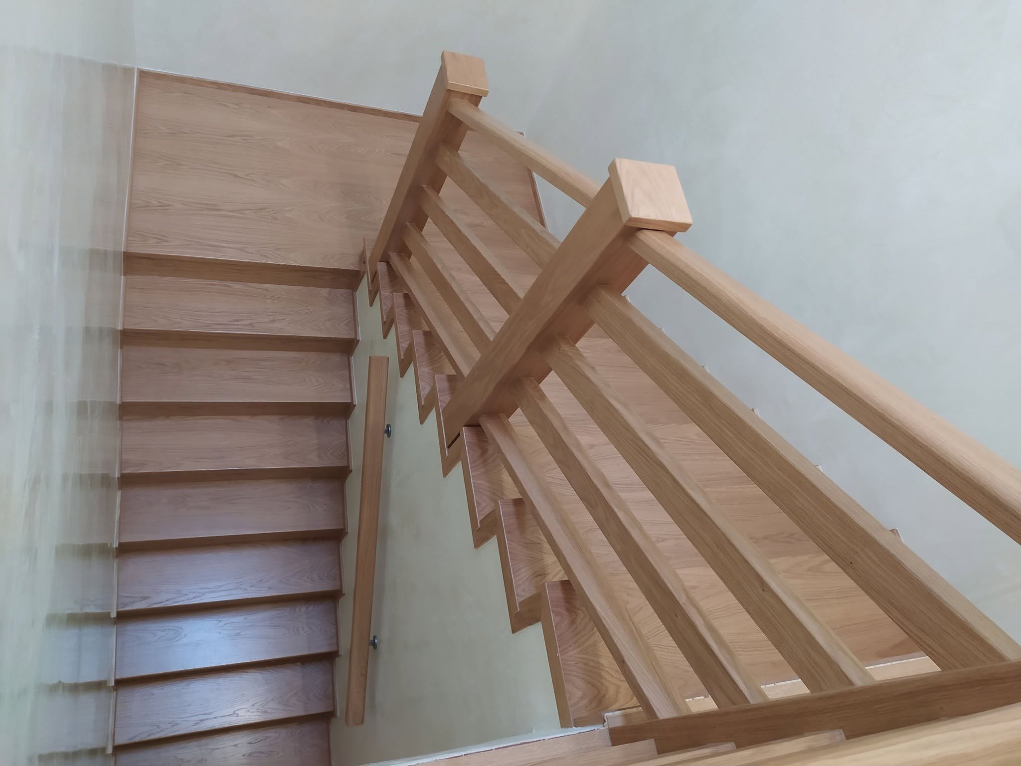 Drevené schodisko č. 20 — Drevené schodisko na mieru