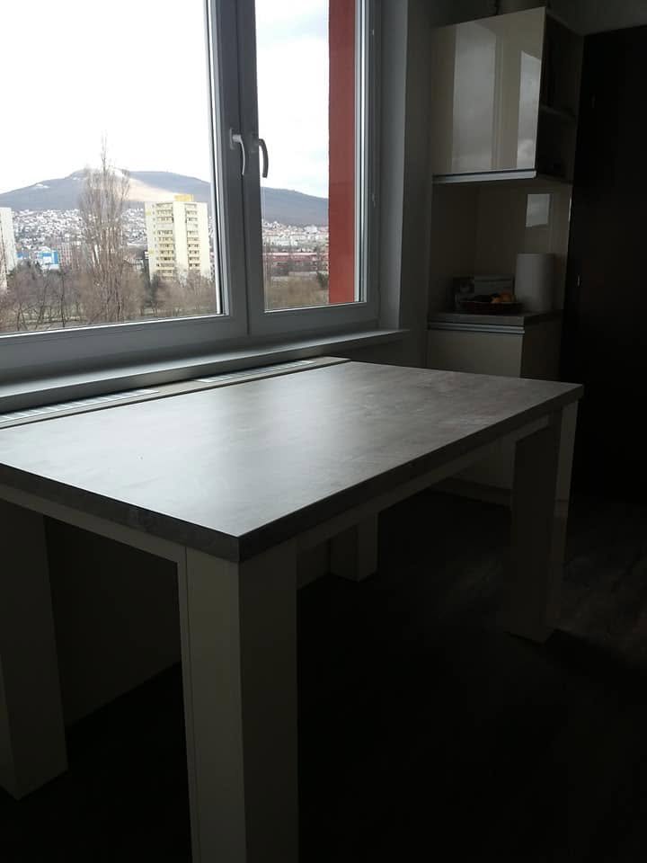 Vstavaná skriňa č. 1 — 4