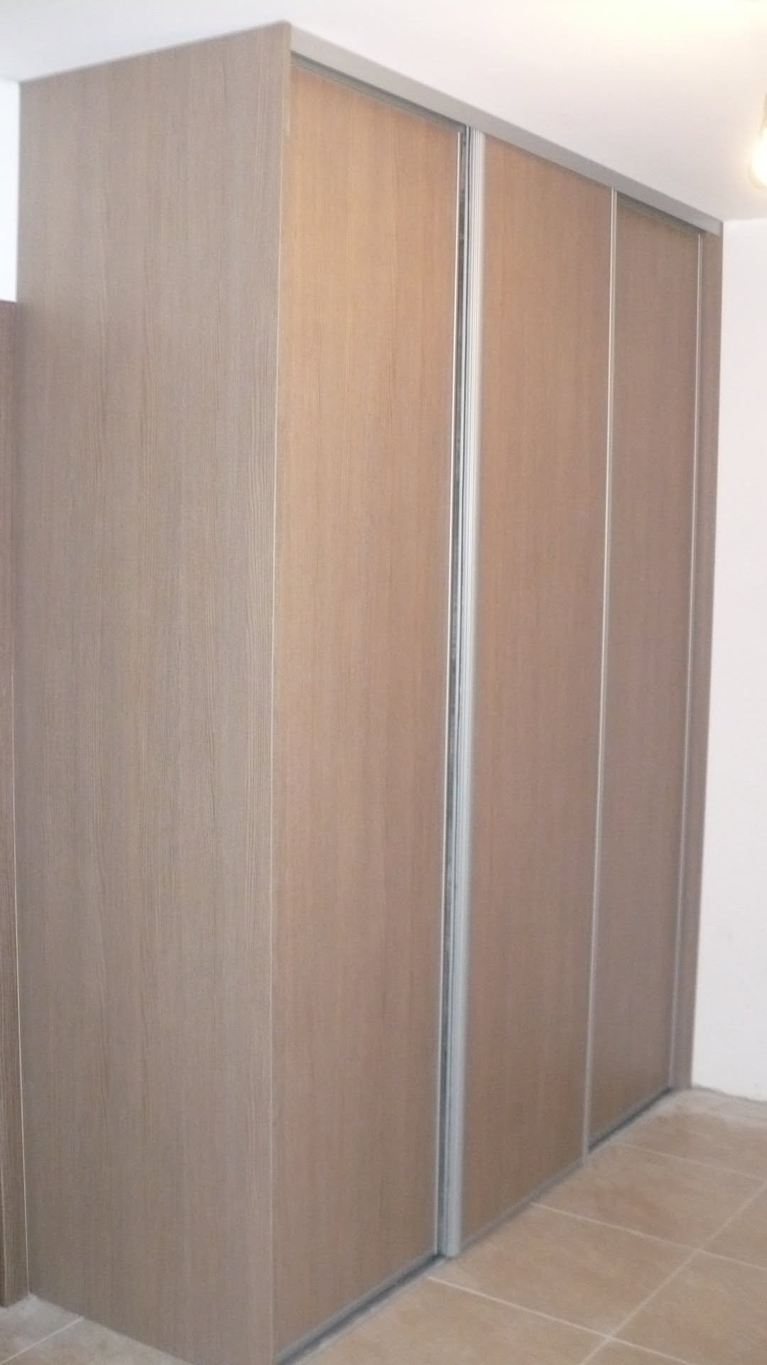 Vstavaná skriňa č. 104 — Vstavaná skriňa a šatník na mieru