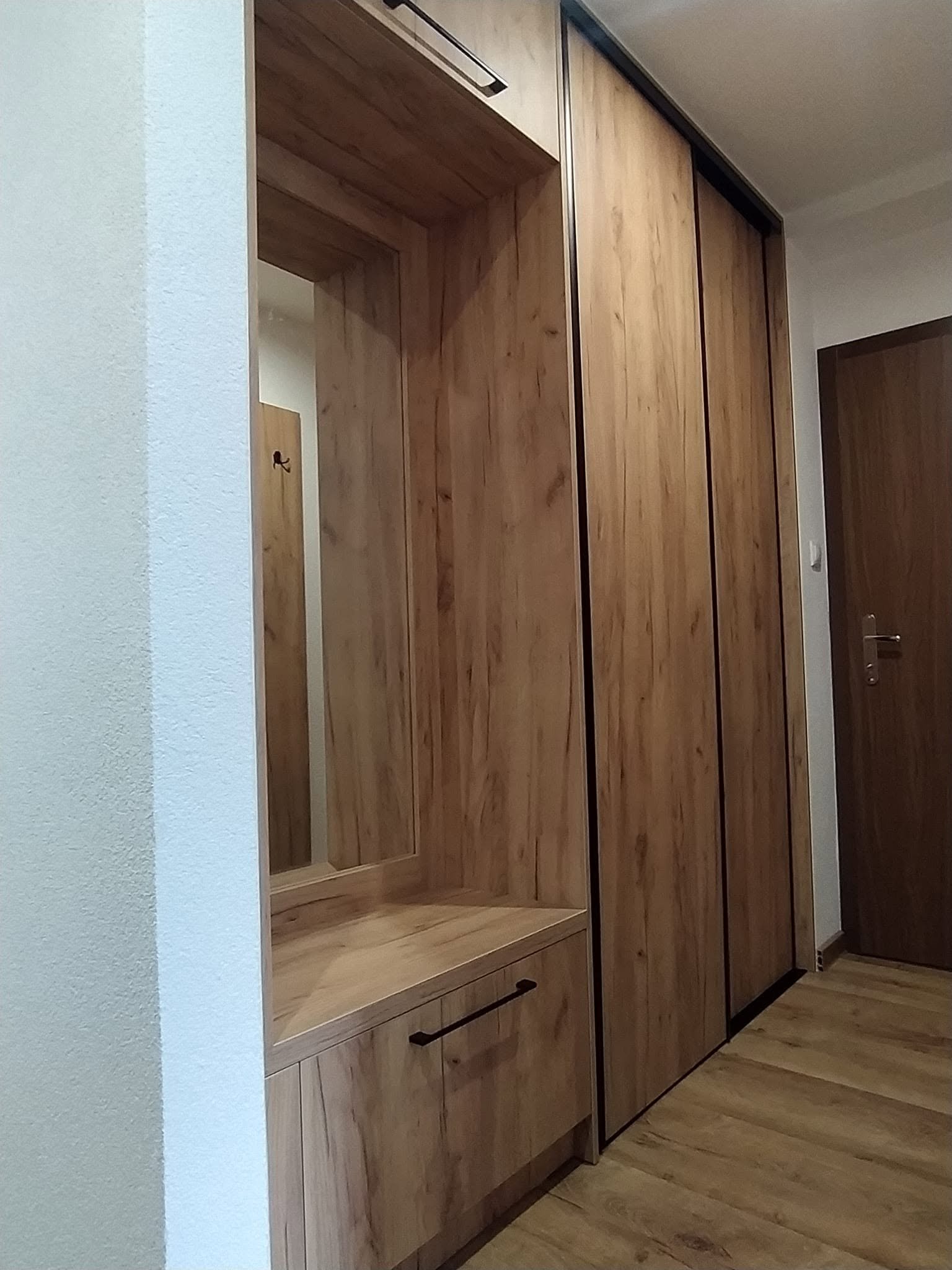 Vstavaná skriňa č. 11 — Vstavaná skriňa a šatník na mieru