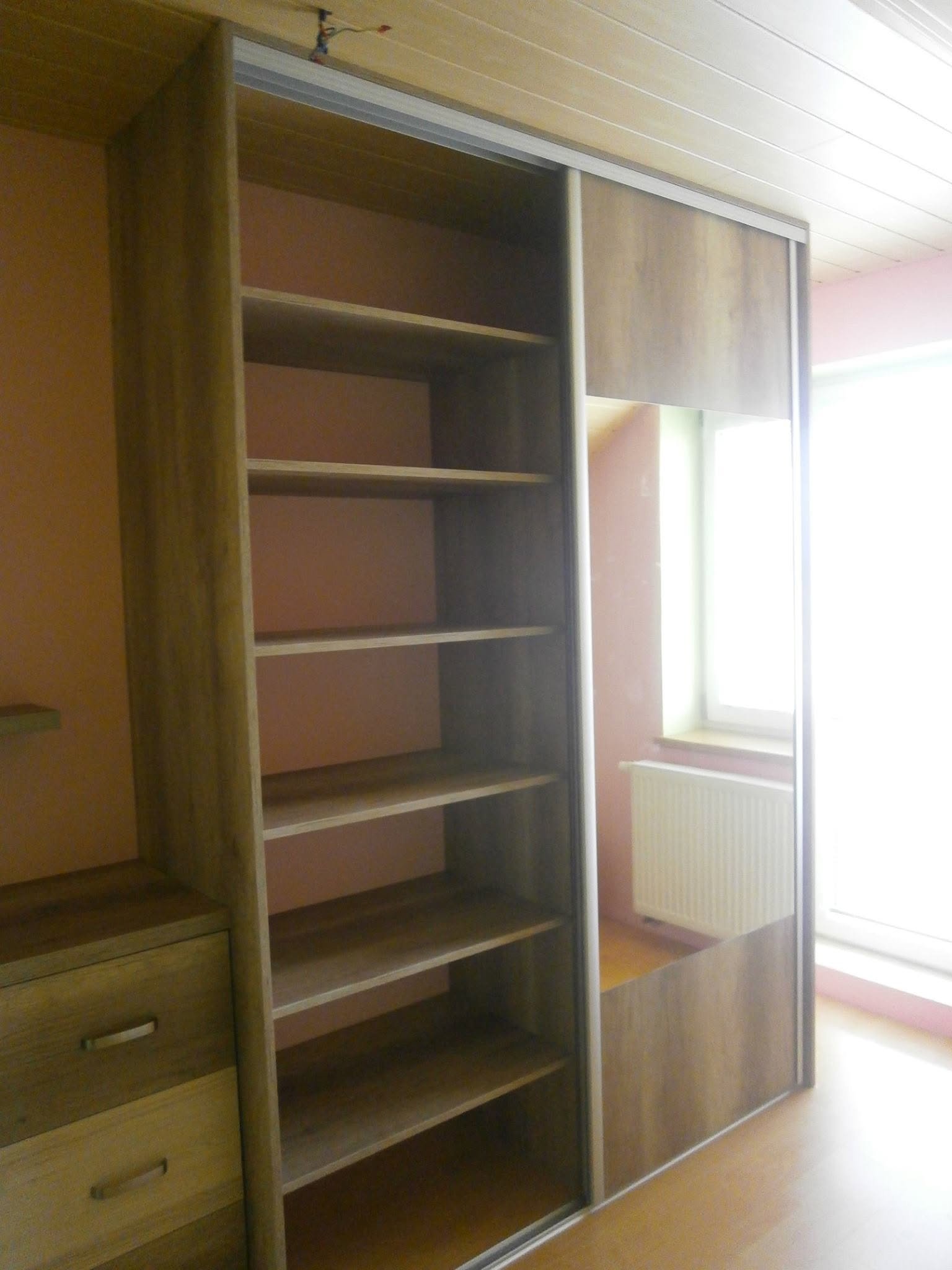 Vstavaná skriňa č. 137 — Vstavaná skriňa a šatník na mieru