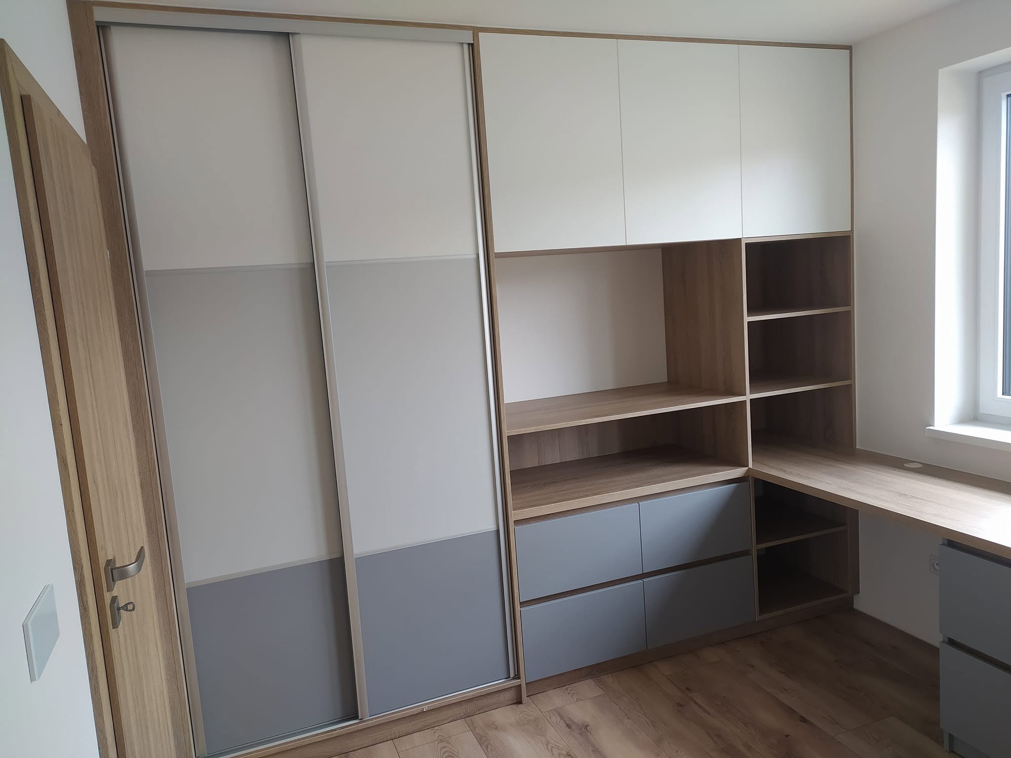 Vstavaná skriňa č. 15 — Vstavaná skriňa a šatník na mieru
