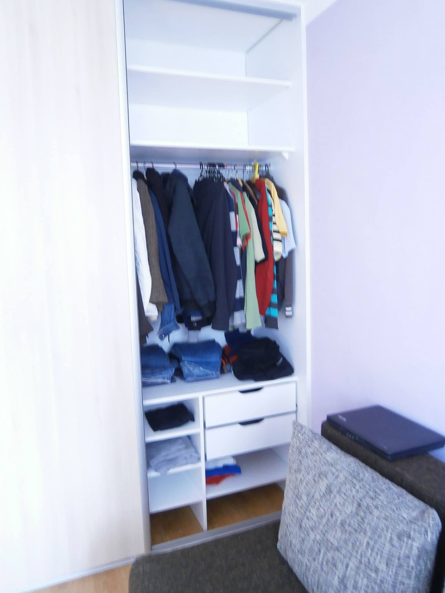 Vstavaná skriňa č. 150 — Vstavaná skriňa a šatník na mieru