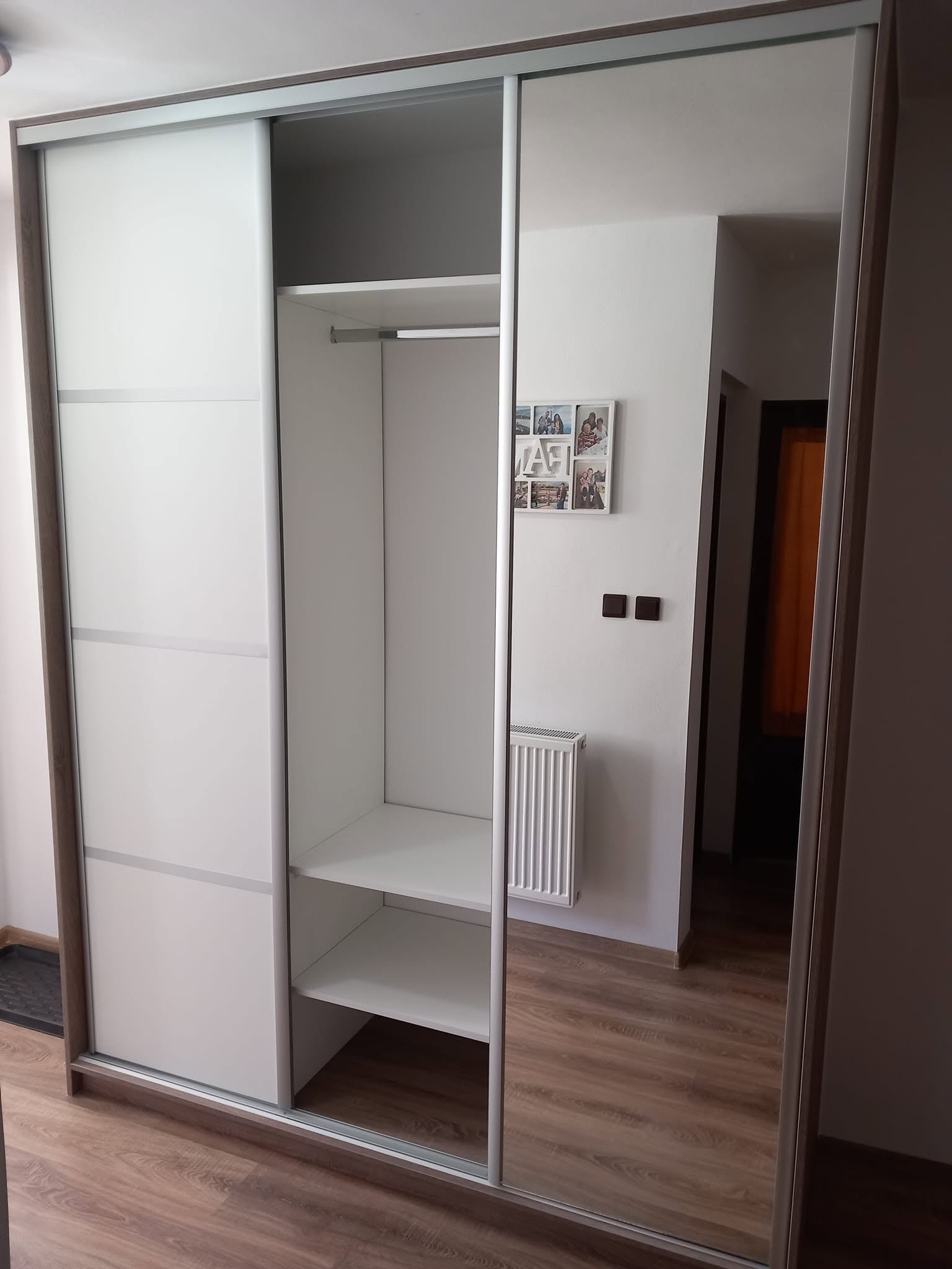 Vstavaná skriňa č. 151 — Vstavaná skriňa a šatník na mieru