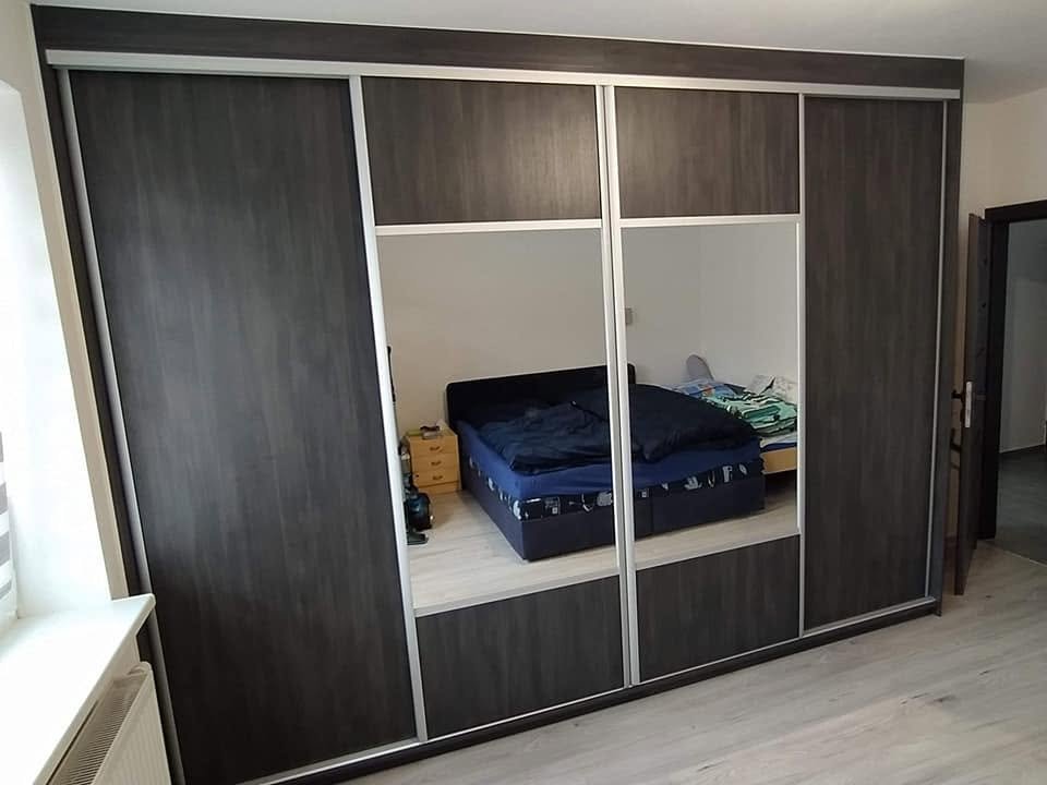 Vstavaná skriňa č. 27 — Vstavaná skriňa a šatník na mieru