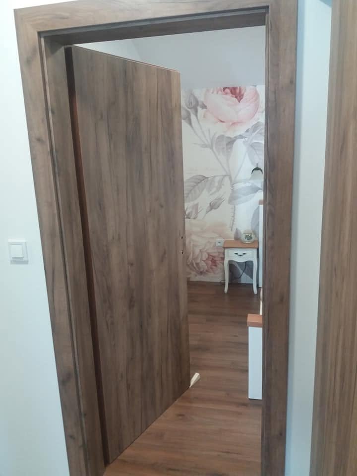 Vstavaná skriňa č. 27 — 5
