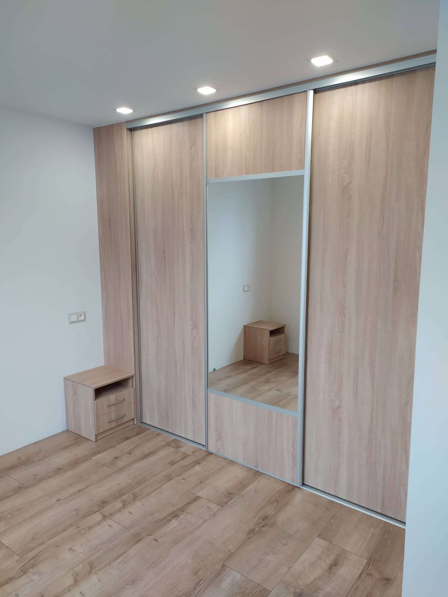 Vstavaná skriňa č. 29 — Vstavaná skriňa a šatník na mieru