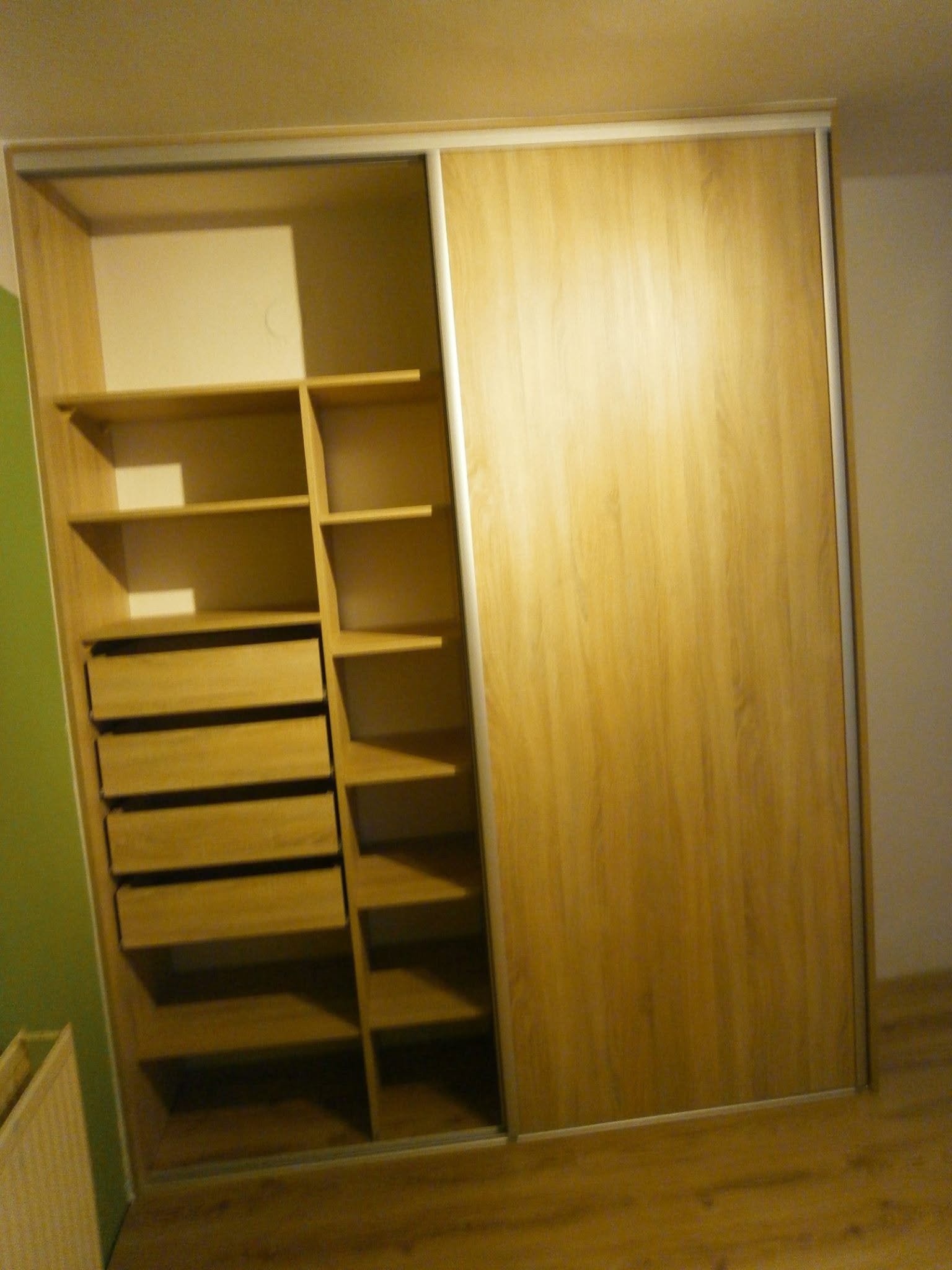 Vstavaná skriňa č. 32 — 2