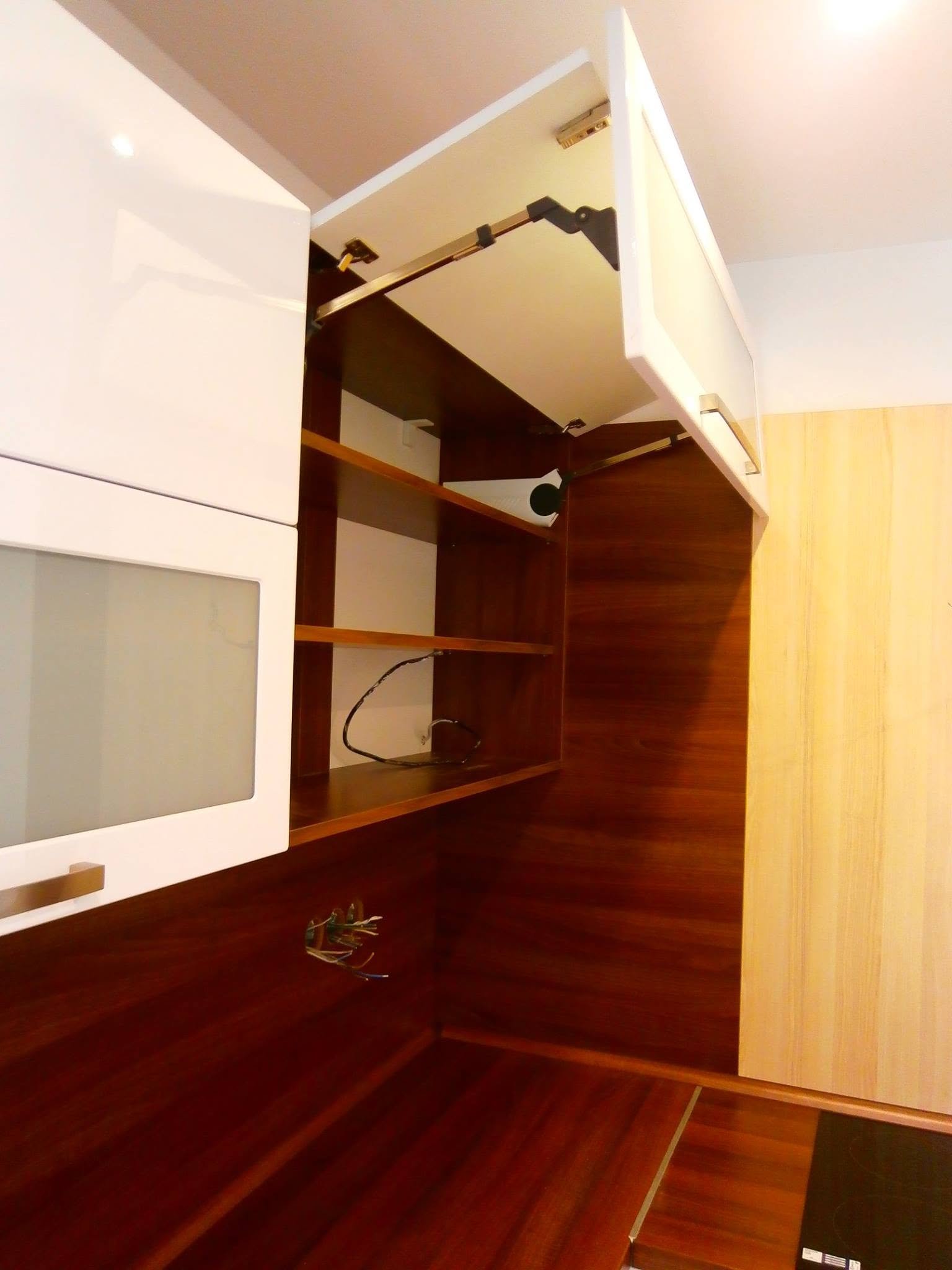 Vstavaná skriňa č. 34 — Vstavaná skriňa a šatník na mieru