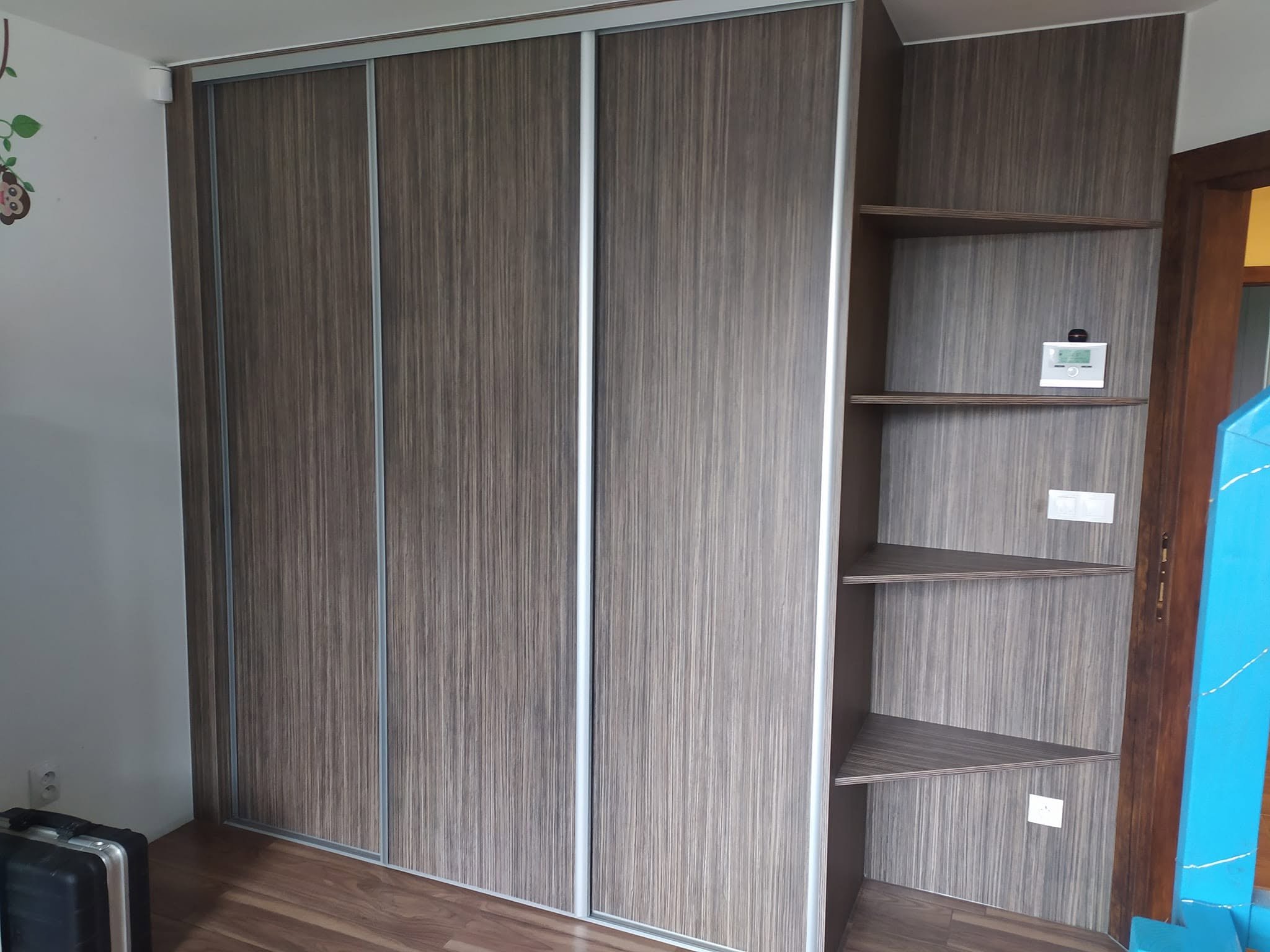 Vstavaná skriňa č. 39 — Vstavaná skriňa a šatník na mieru