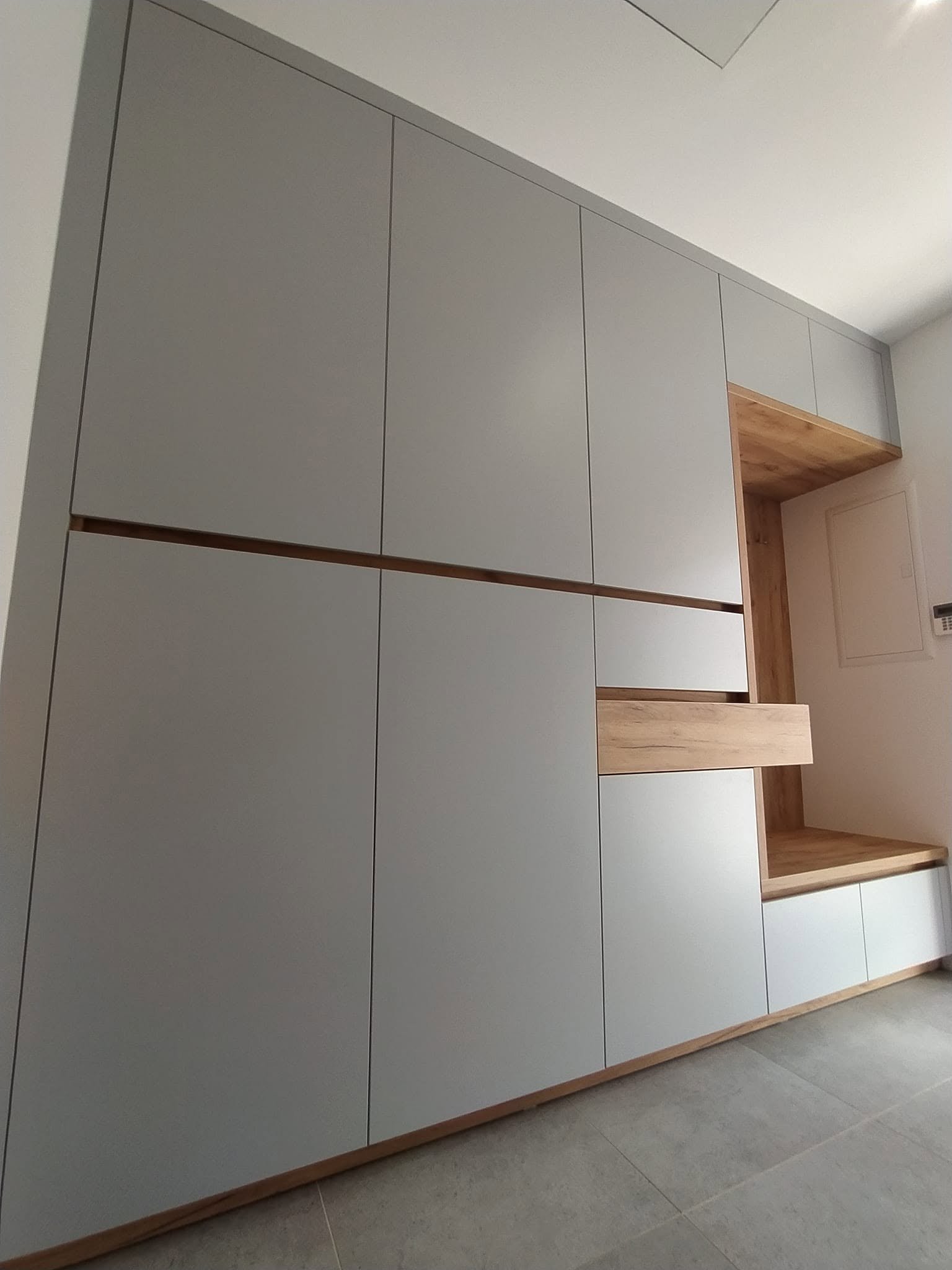 Vstavaná skriňa č. 4 — Vstavaná skriňa a šatník na mieru