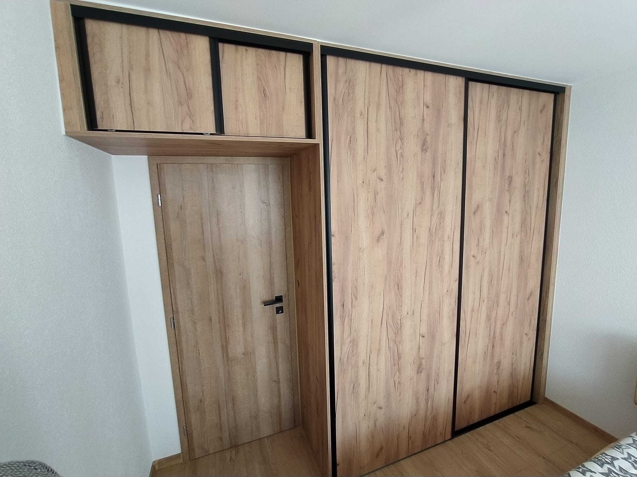 Vstavaná skriňa č. 46 — Vstavaná skriňa a šatník na mieru