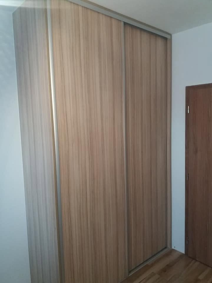 Vstavaná skriňa č. 5 — 4