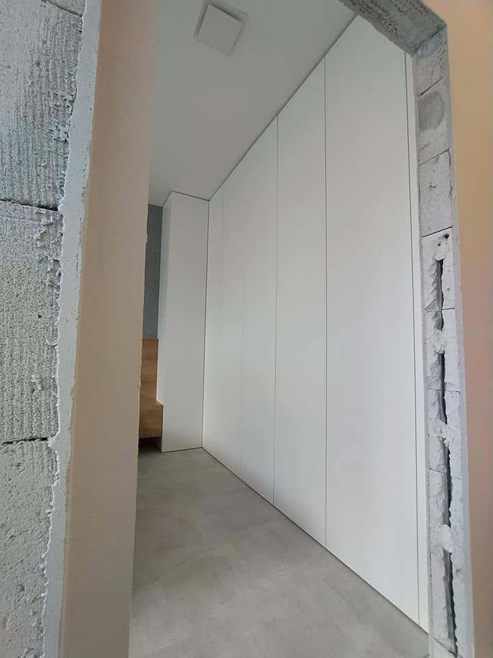 Vstavaná skriňa č. 52 — 2