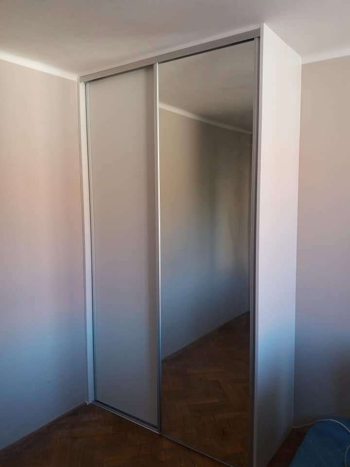 Vstavaná skriňa č. 53 — 5