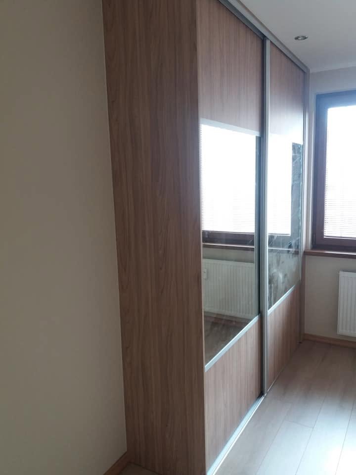 Vstavaná skriňa č. 74 — 4
