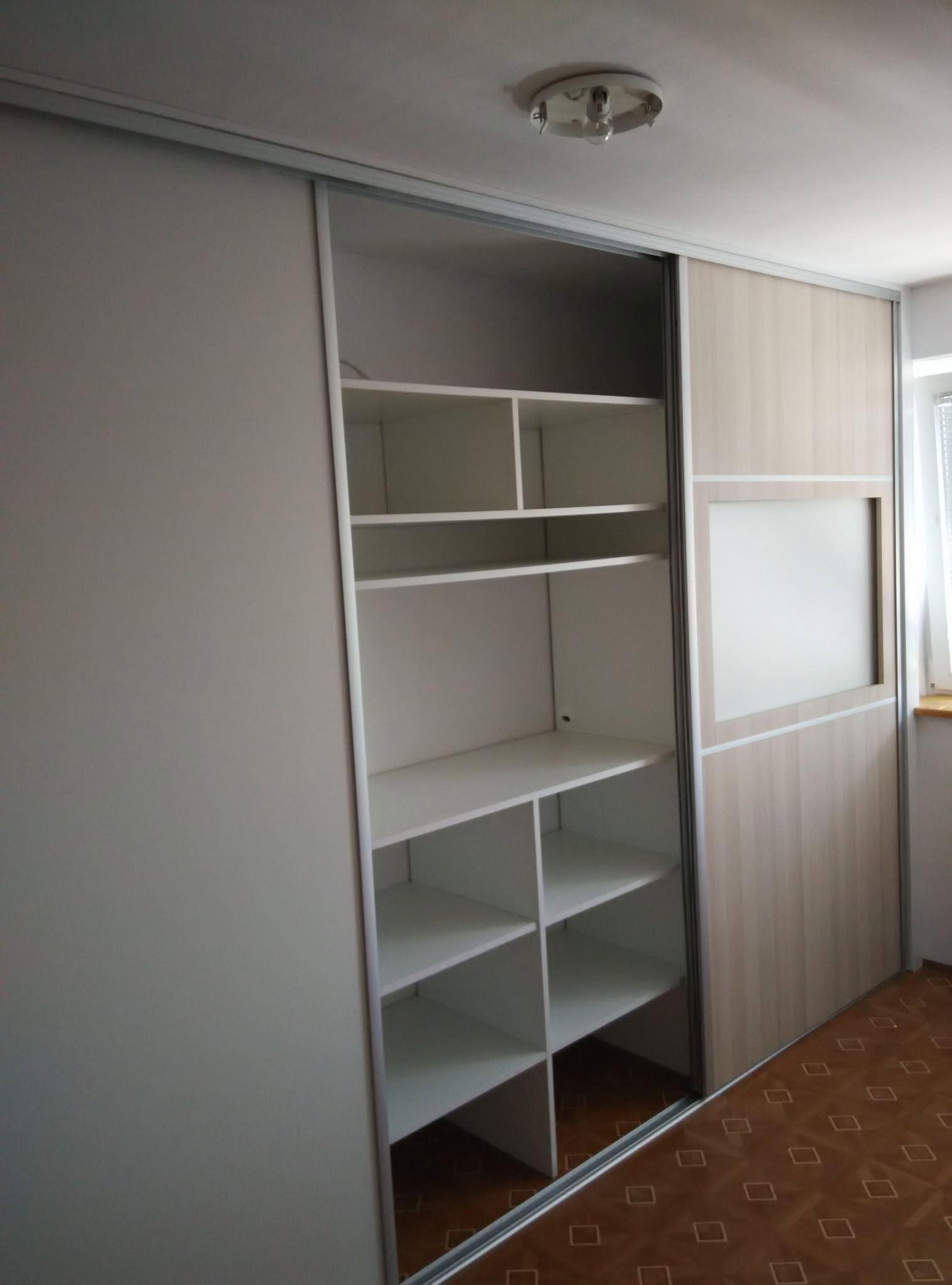 Vstavaná skriňa č. 80 — 3