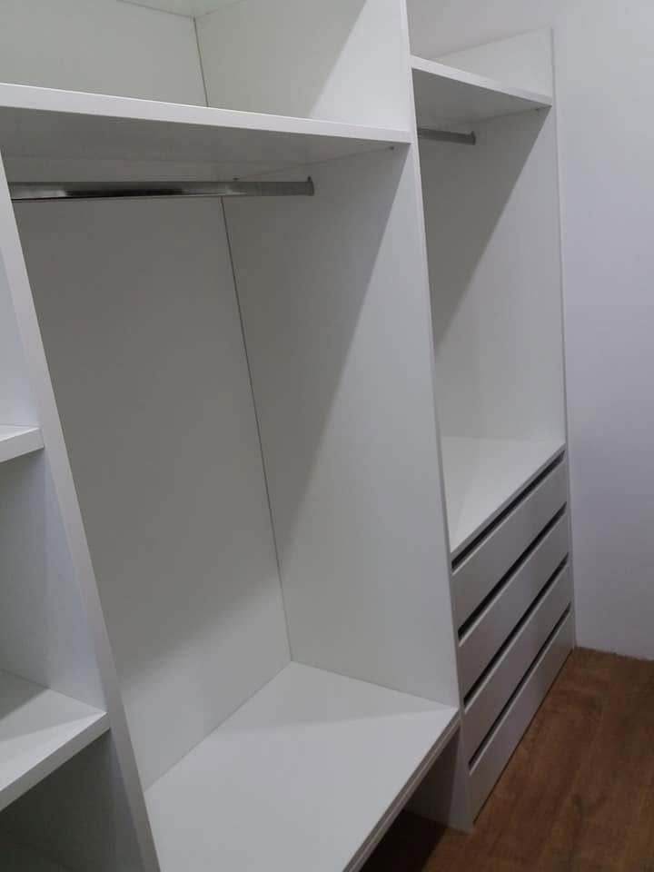Vstavaná skriňa č. 83 — 5