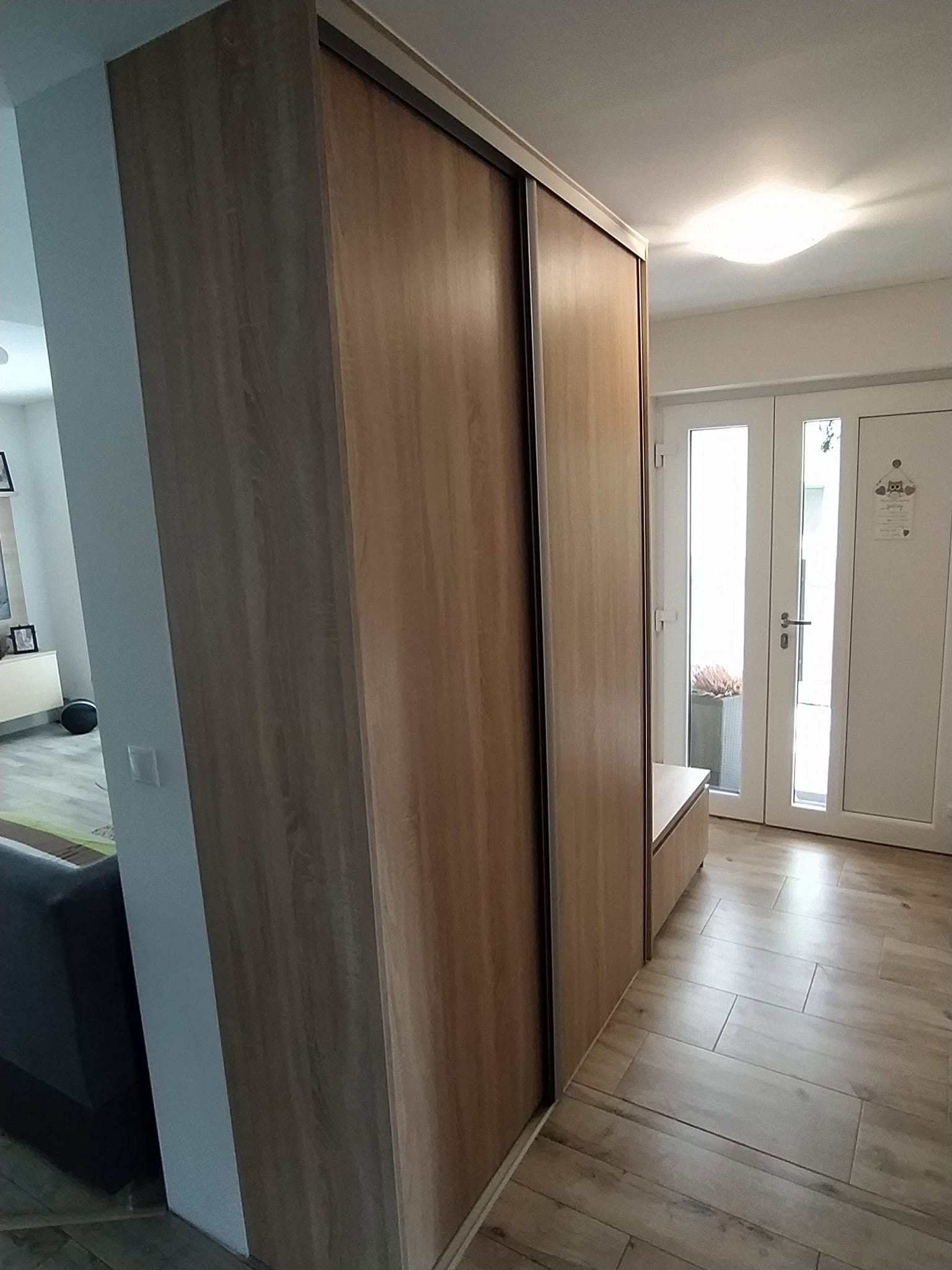 Vstavaná skriňa č. 85 — Vstavaná skriňa a šatník na mieru