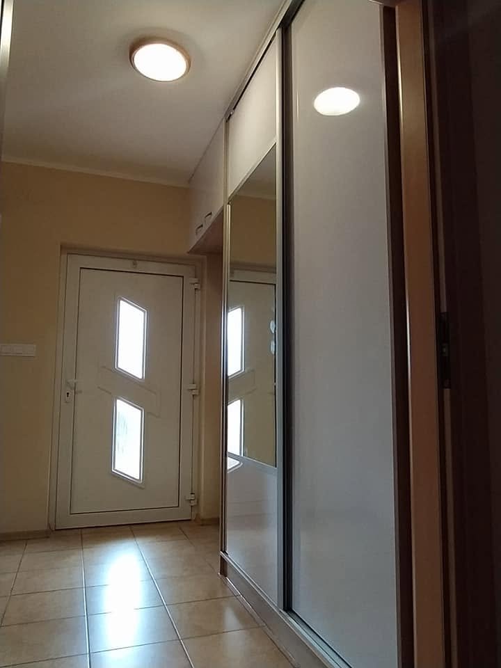 Vstavaná skriňa č. 85 — 5