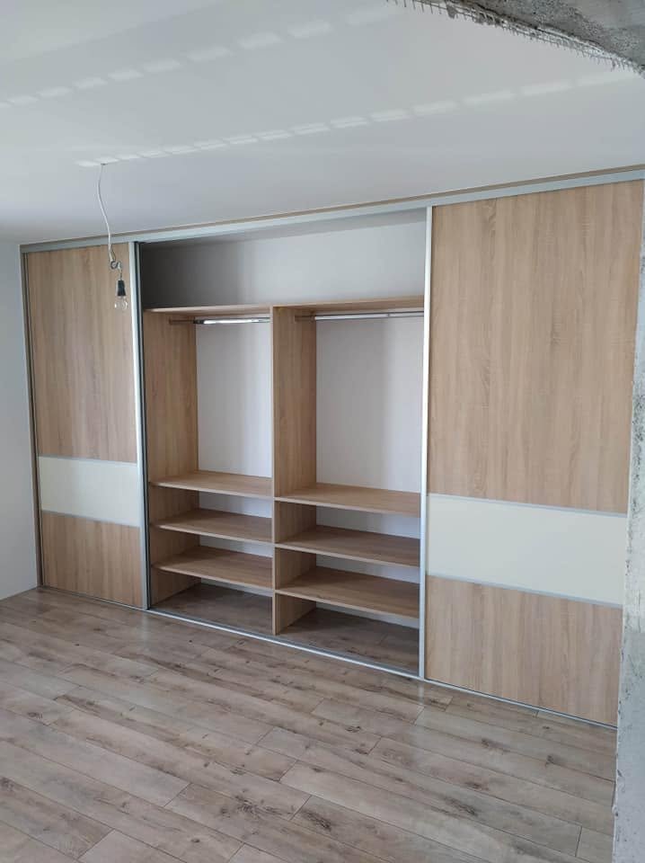 Vstavaná skriňa č. 9 — Vstavaná skriňa a šatník na mieru