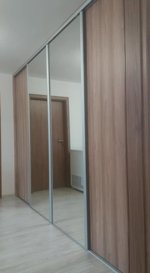 Vstavaná skriňa č. 90 — 3