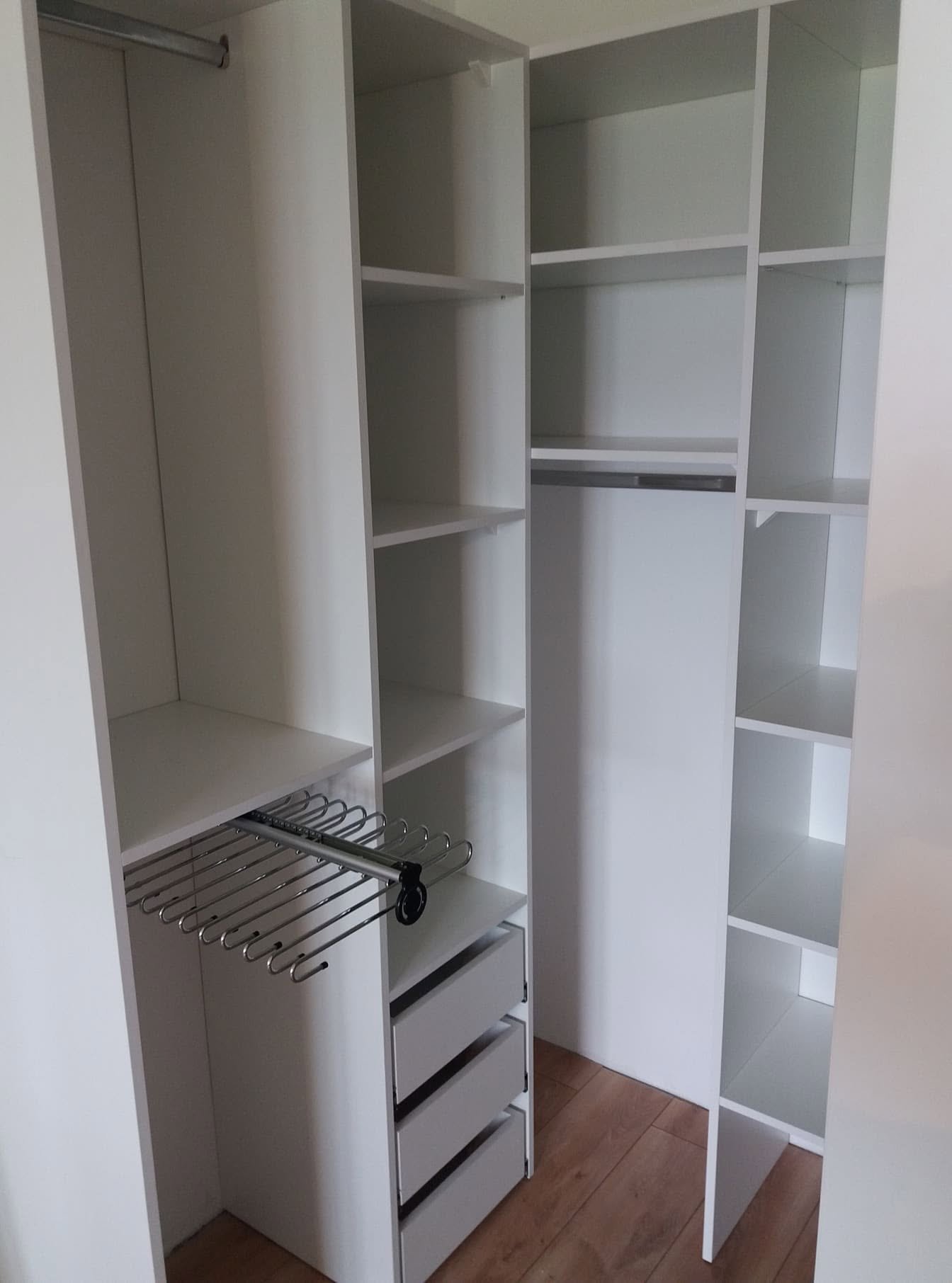 Vstavaná skriňa č. 93 — Vstavaná skriňa a šatník na mieru